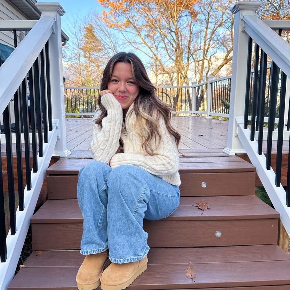 Meet your Posher, Alexis